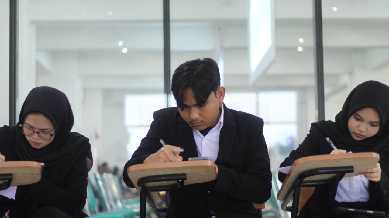 Mending jurusan hukum atau hubungan internasional? 